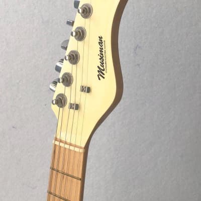 Music Man Mini/Travel Electric Guitar in White/Light-yellow Colour with Speaker Made in Japan image 5