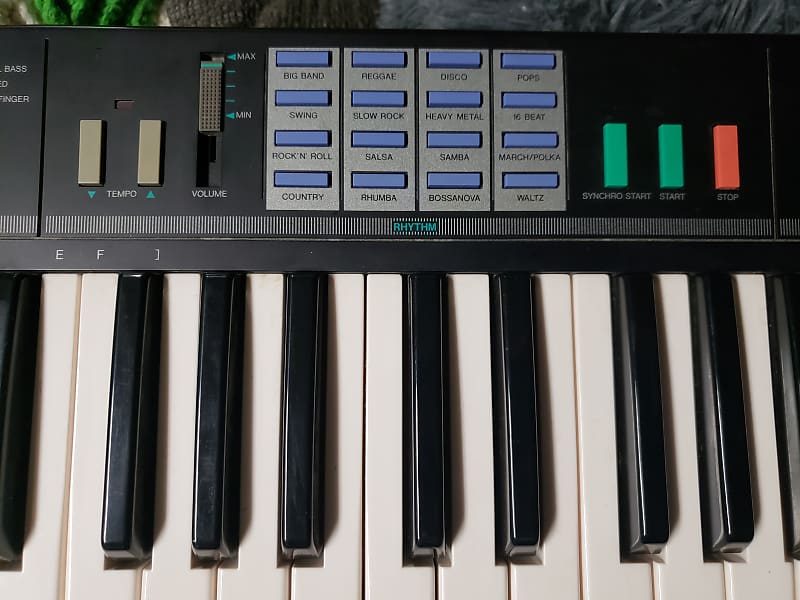 Yamaha PSR-12 - (49-Key) Portable Vintage Keyboard **READ