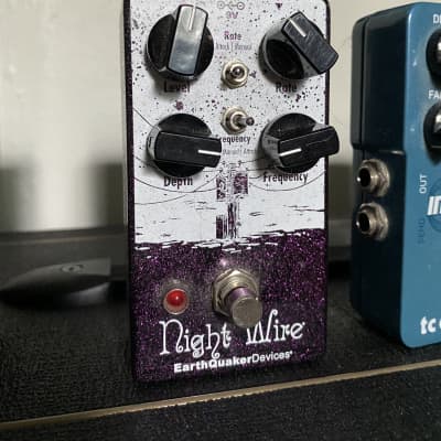 新品 未使用 EarthQuaker Devices Night Wire V2 EarthQuaker Devices Night Wire V2 Harmonic Tremolo Guitar
