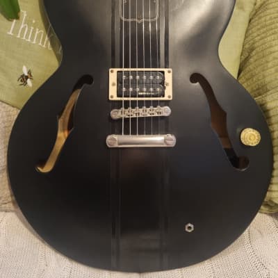 Epiphone Tom DeLonge Signature ES-333