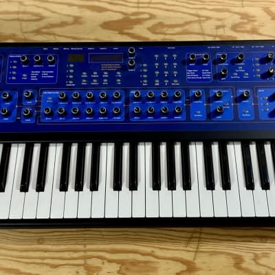 Dave Smith Instruments Poly Evolver PE 61-Key 4-Voice Polyphonic Synthesizer 2010 - 2013 (Warranty)