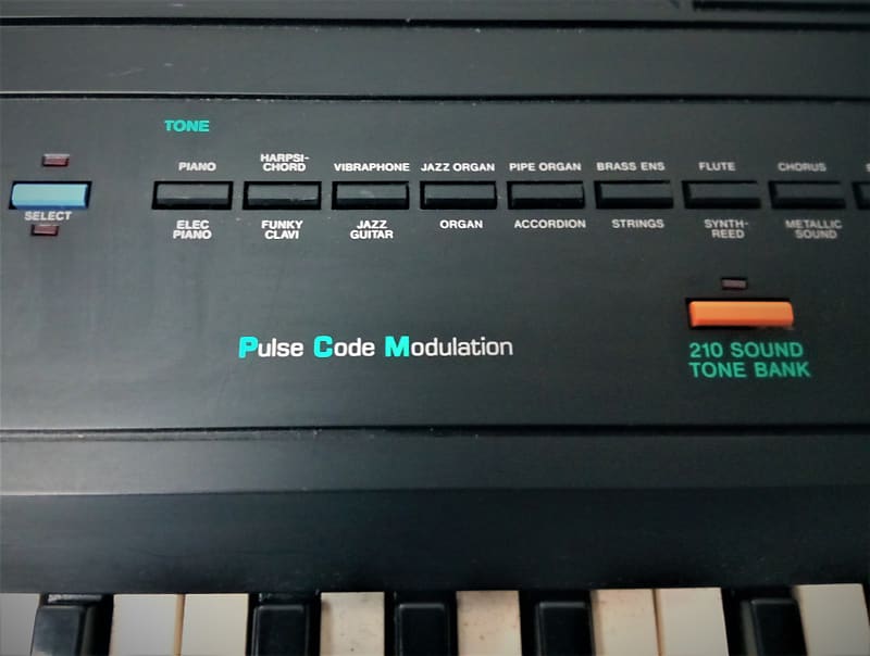 CASIO CT-607 電子キーボード Casiotone61鍵 スタンド付 Casio CasioTone 61-Key Portable Digital Electronic Keyboard