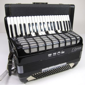 S deals soprani accordion