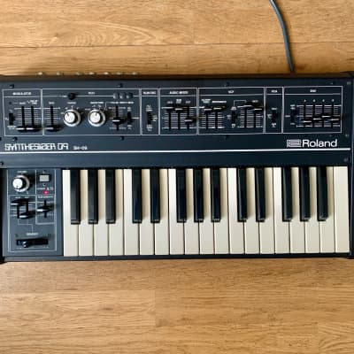Roland SH-09 32-Key Monophonic Synthesizer 1978 - 1982 - Black
