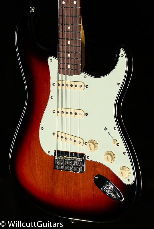 Fender Robert Cray Stratocaster, Rosewood Fingerboard, 3-Color Sunburst (562) image 1