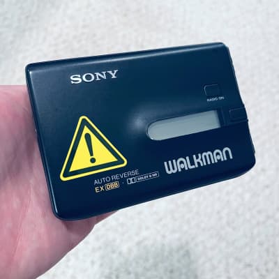 SONY FX70 Walkman Cassette Player, Excellent Gun Black Shape !  Working  ! image 10