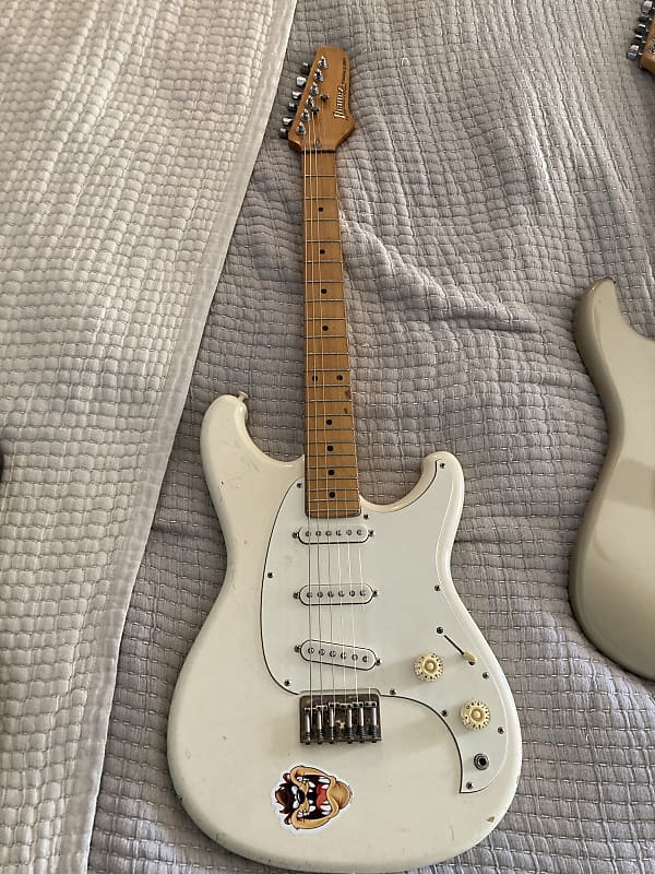 Ibanez Roadstar II 84 White Vintage electric guitar made in