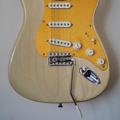 Fender STRATOCASTER CS AMERICAN CUSTOM HONEY BLOND ASH ROASTED TIGER V NECK 2023 - Honey Blonde image 1