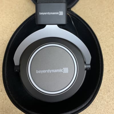 beyerdynamic Amiron Wireless High End Headphones with Sound Personalization image 4