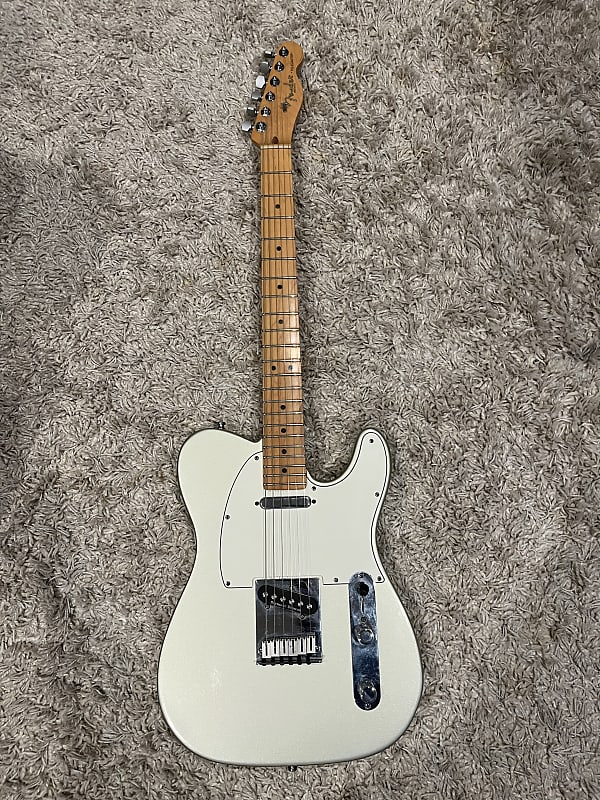 Fender American Standard Telecaster with Maple Fretboard 1998, Inca Silver