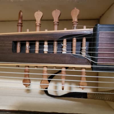 Pascal Goldschmidt Theorbo 1992 Natural image 8