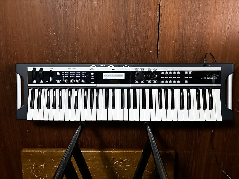 Korg X50 61-Key Synthesizer Keyboard w/ bag, power supply 100-240V