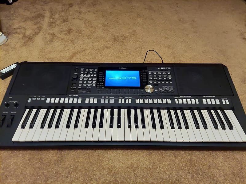 Yamaha PSRS975 61Key Arranger Workstation Reverb