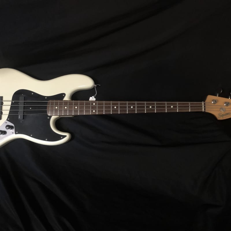 Fender MIJ E Serial Jazz Bass 1984-1987 White | Reverb