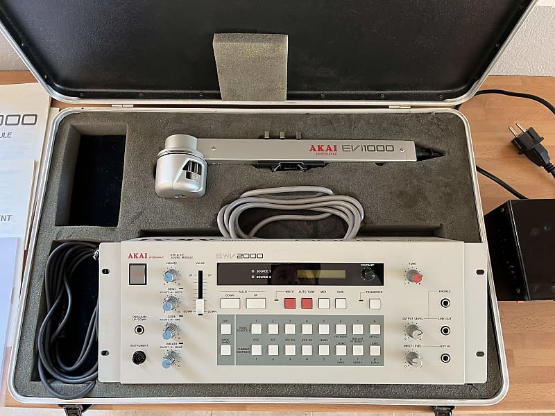 Akai Professional RARE EVI1000 Controller and EWV2000 Synth Module w/cable image 1