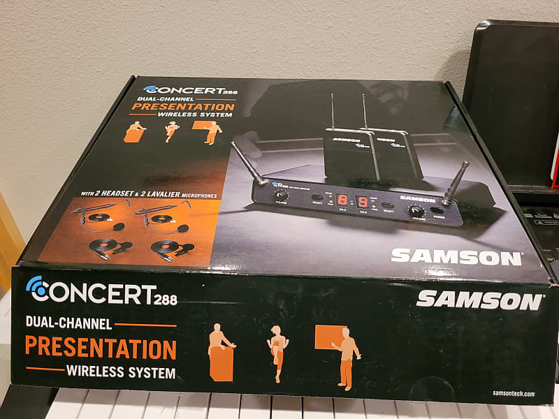 Samson Concert 288 All-In-One Dual-Channel UHF Wireless Handheld