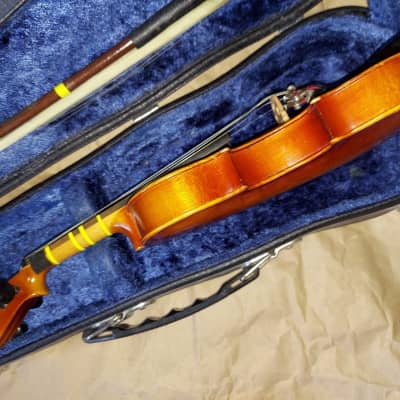 Suzuki Model 220 (1/16 Size) Violin, Japan, 1978, with case & bow image 12