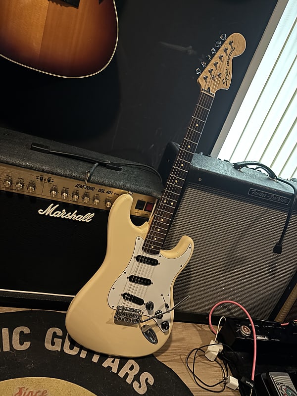 スクワイア Squier Vintage Modified 70s ストラト Vintage Modified '70s Stratocaster Electric Guitar Vintage