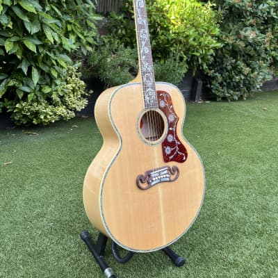 GIBSON SJ-200 Custom Vine in mint condition - new pictures added image 2