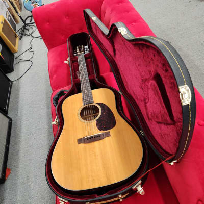 Martin D18 1961 - Natural with fully serviced image 1
