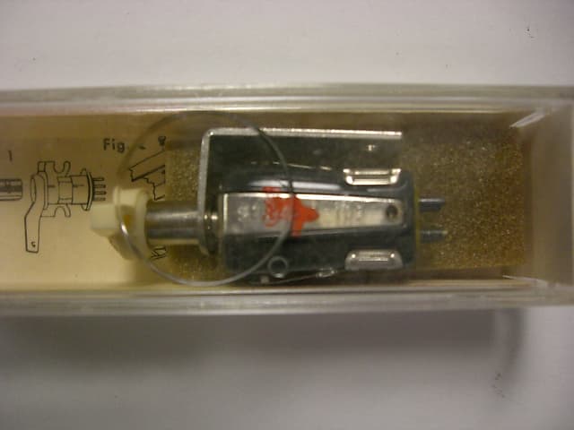 Vintage 95D Electro Voice Ceramic Phonograph Cartridge and Needle