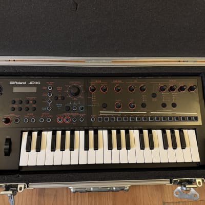 Roland JD-Xi with Flight Case