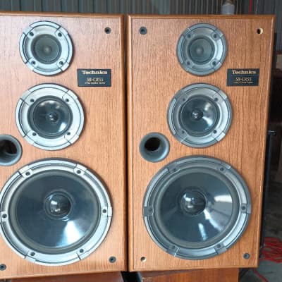 Vintage sold Panasonic Speakers Model SB-CH82 Stereo System.