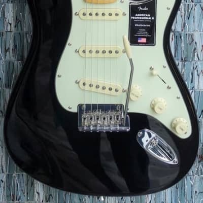 Fender American Professional II Stratocaster, Maple Fingerboard, Black for sale
