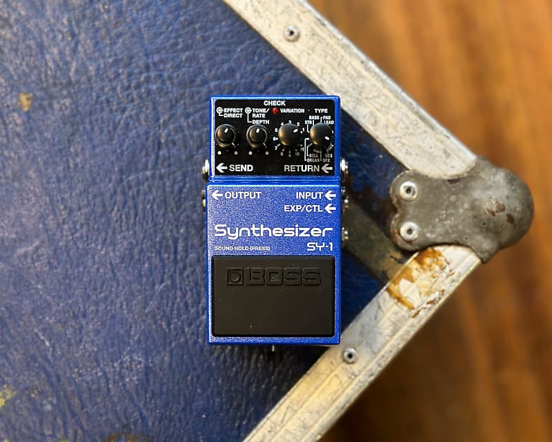 Boss SY-1