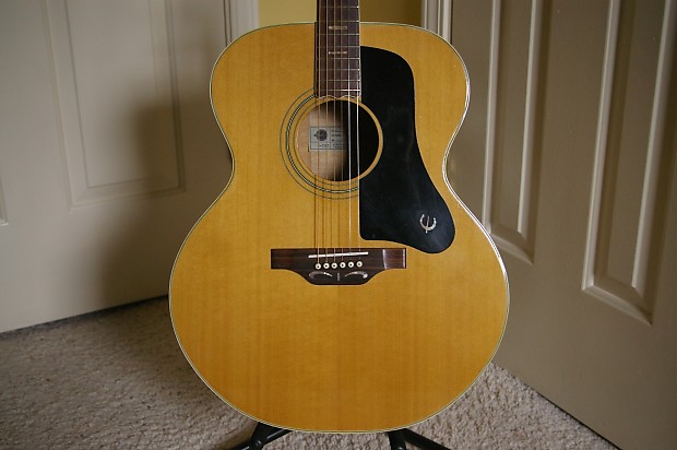 Epiphone ft570bl top