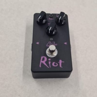 Suhr Riot Distortion Pedal w/ Original box & paperwork image 3