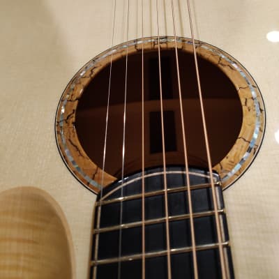 Avian Songbird 7A Fan Fret All-solid Handcrafted Flame Maple Acoustic Guitar with Beveled Armrest image 3