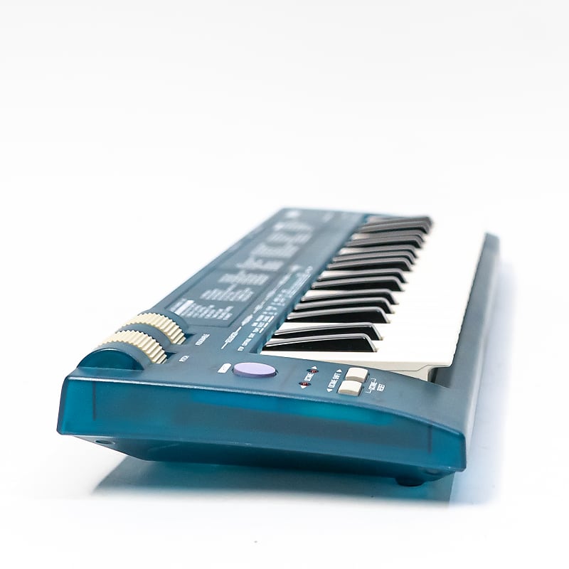 Yamaha CBX-K1B 37 Mini Keyboard Controller - Boxed Set