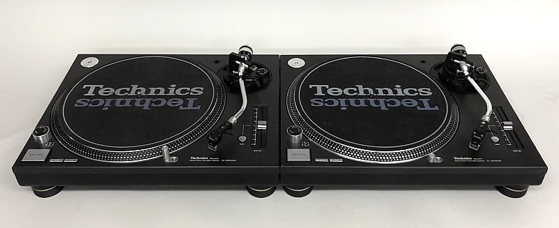 2 Technics SL-1200 MK3D DJ Turntables with M44G (SHURE)