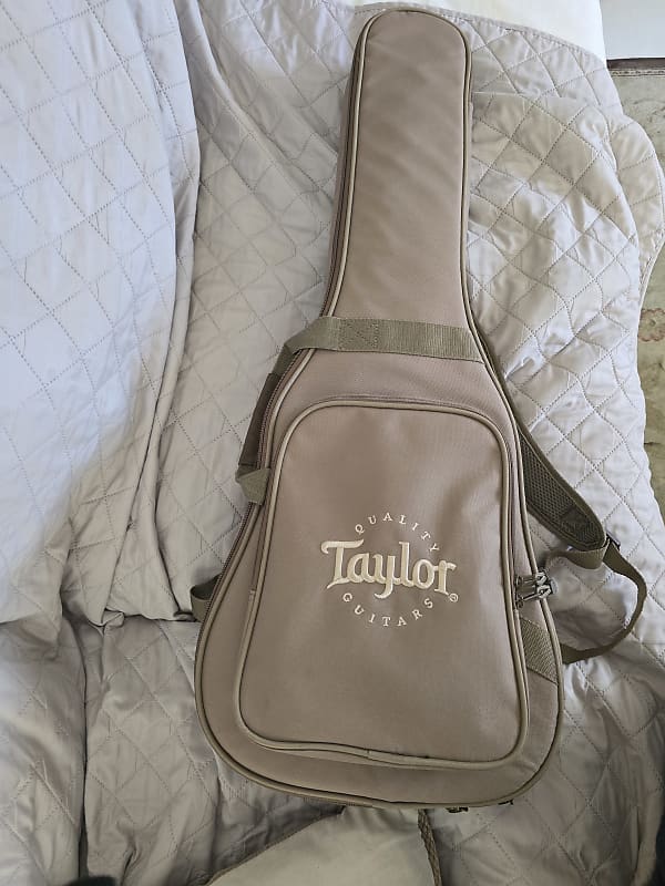 Taylor BT2 Baby Taylor 2017 - Present - Natural image 1