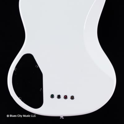 Lakland Guitars Skyline - Decade 4 - White - Rosewood - w/Gig Bag - 8.10 lbs. image 6