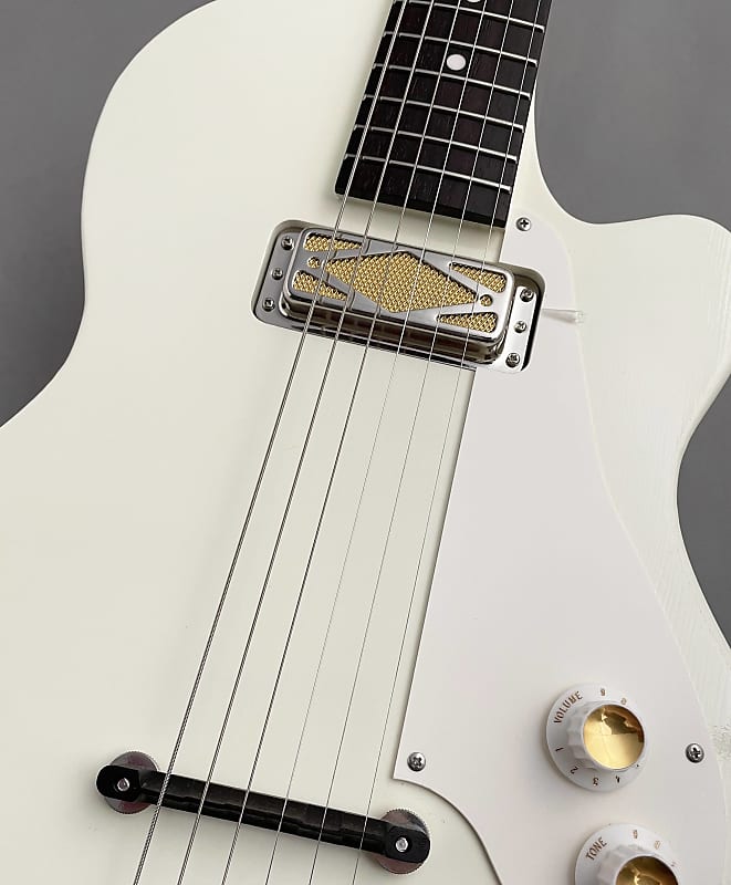 ギター Soulville / vintage white KINGSNAKE Red Guitars - KING SNAKE / Soulville - Vintage White - YouTube