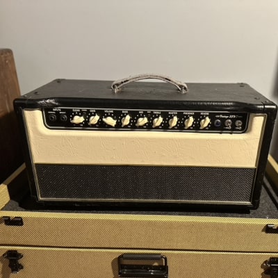 Upgraded Bugera V5 with Eminence 820H Speaker and NOS 6P14P K Reverb
