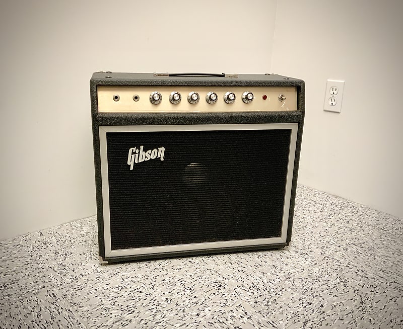 Gibson guitar deals amp