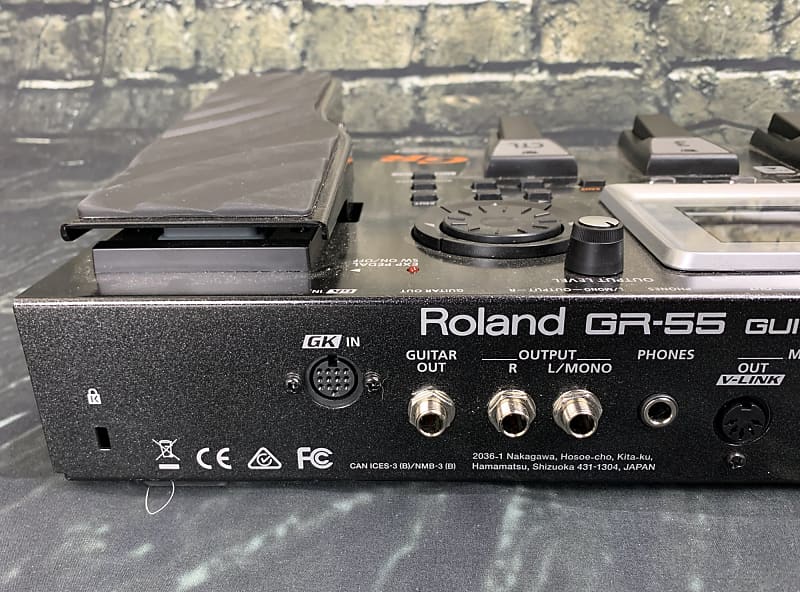 Roland GR-55 guitar synthesizer w/GK-3 pickup