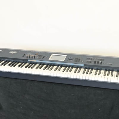 Korg Triton Extreme 88 88-Key 120-Voice Polyphonic Workstation CG01MCD