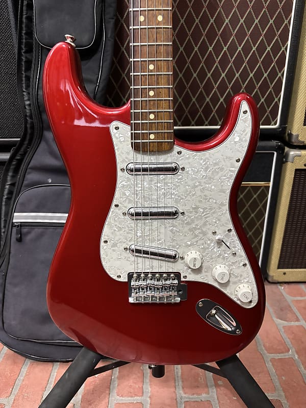 ギター Squier SQ VM STRATOCASTER SURF Amazon.com: Fender Squier Stratocaster Electric Guitar
