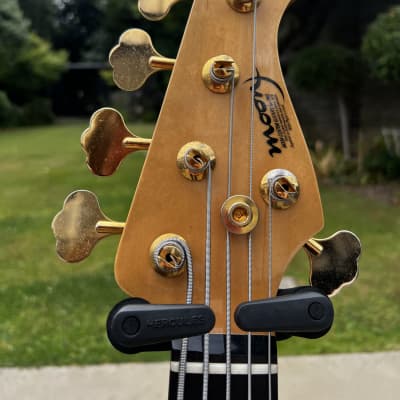 Moon JJ-4 Sunburst Fretless Jazz Bass | Reverb UK
