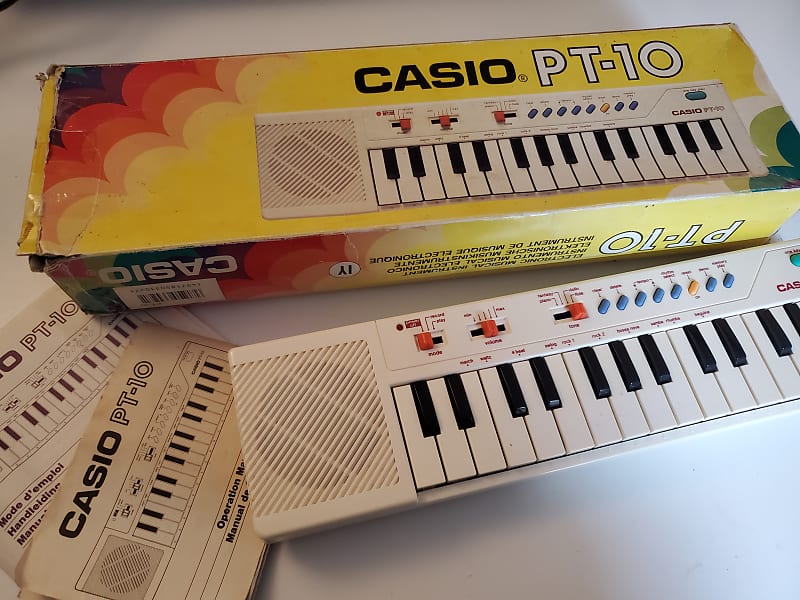 Casio PT-10☆ミニシンセサイザー☆ホワイト&レッド2点セット☆ Casio PT-10 Mini Synthesizer