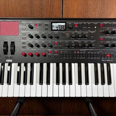 Korg Modwave MKII Wavetable Synthesizer w/ bag power supply