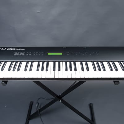 Roland U-20 61-Key RS-PCM Synthesizer 1989 - 1992 - Black