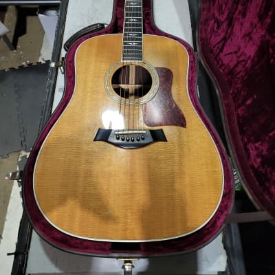 Taylor 810 Acoustic-Electric Guitar - Terry Carter Music Store