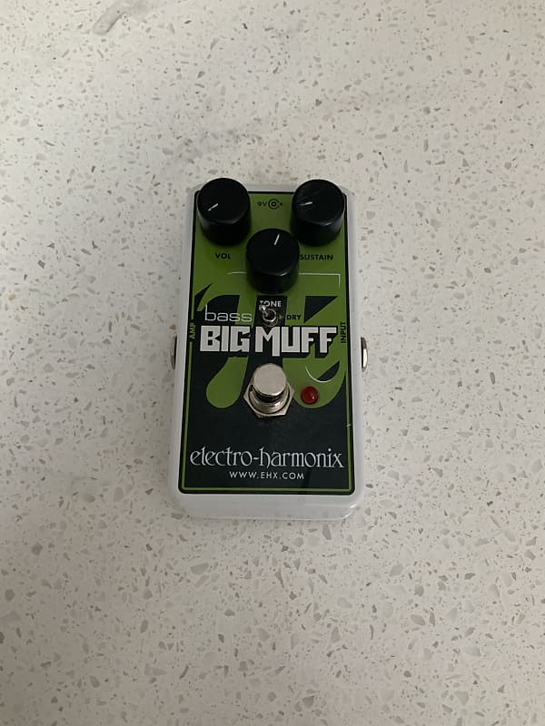 Electro-Harmonix Nano Bass Big Muff Pi Distortion / Sustainer 2014