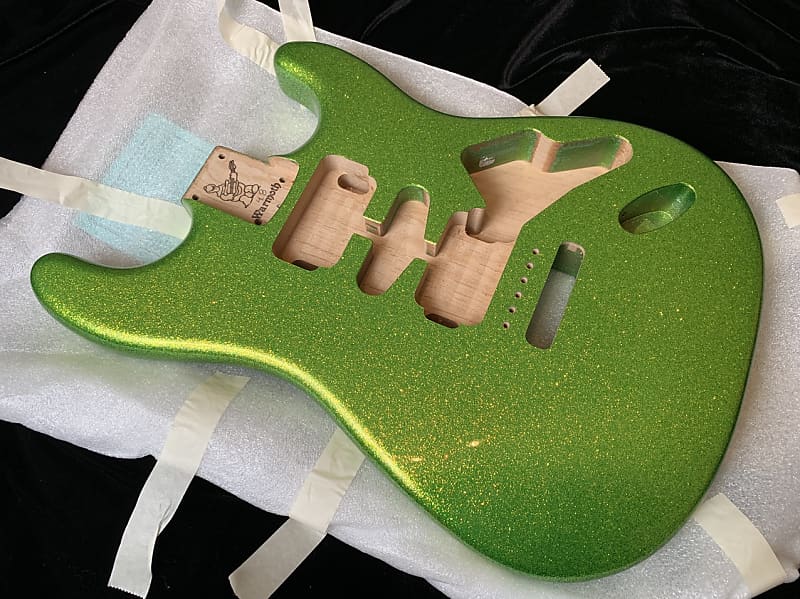 Warmoth Goblin Flake (lime green flake) HSH Strat/Stratocaster Body - Swamp  Ash