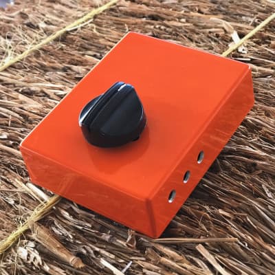 Stami's Customs - Kingfisher 8 Ohm Speaker Attenuator for Tube Amp in Orange image 2